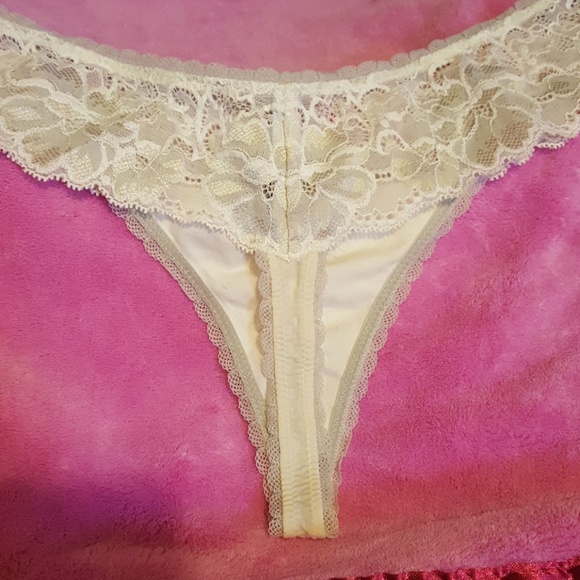 !!!!SOLD!!!!36DDD Cream bra and panty set - Picture 6 of 6